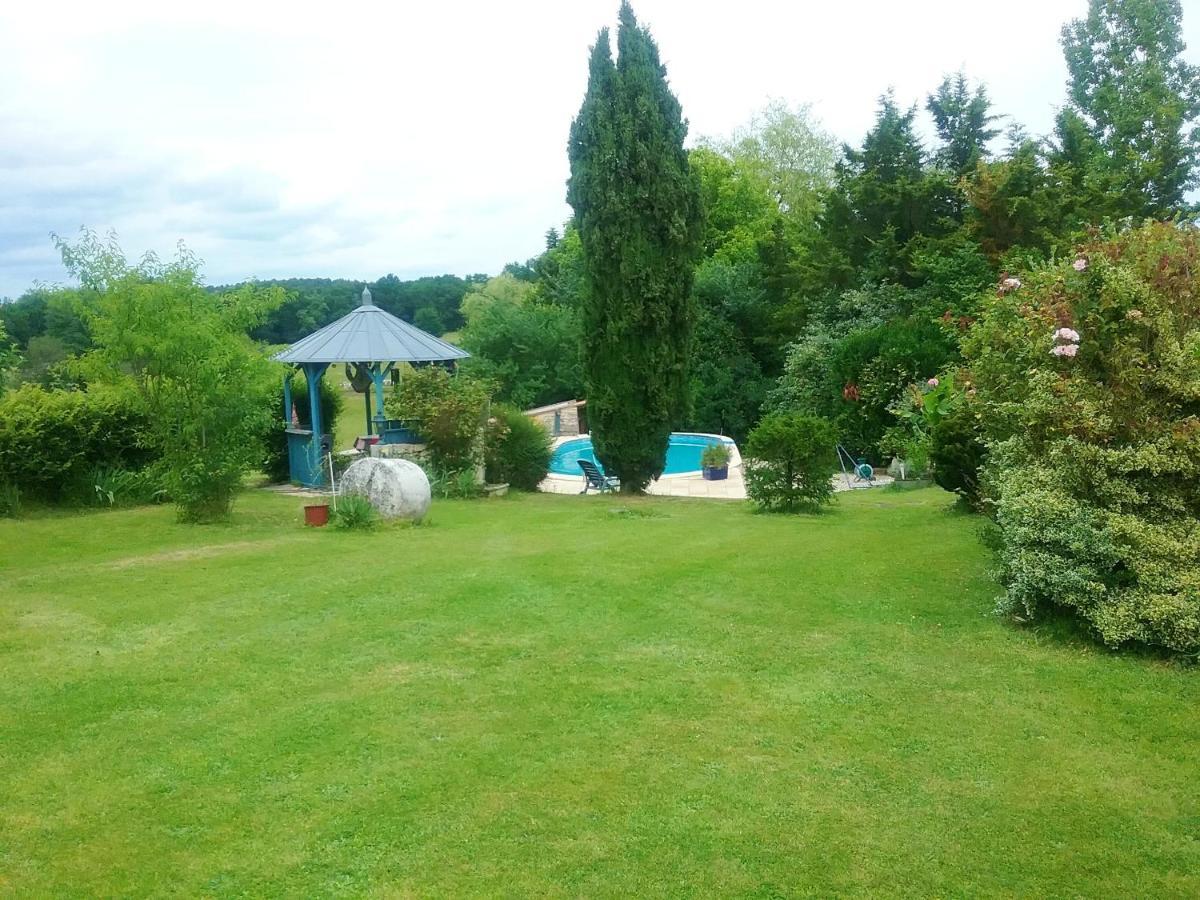 Villa Charmante A Bosset Avec Piscine Partagee Bagian luar foto