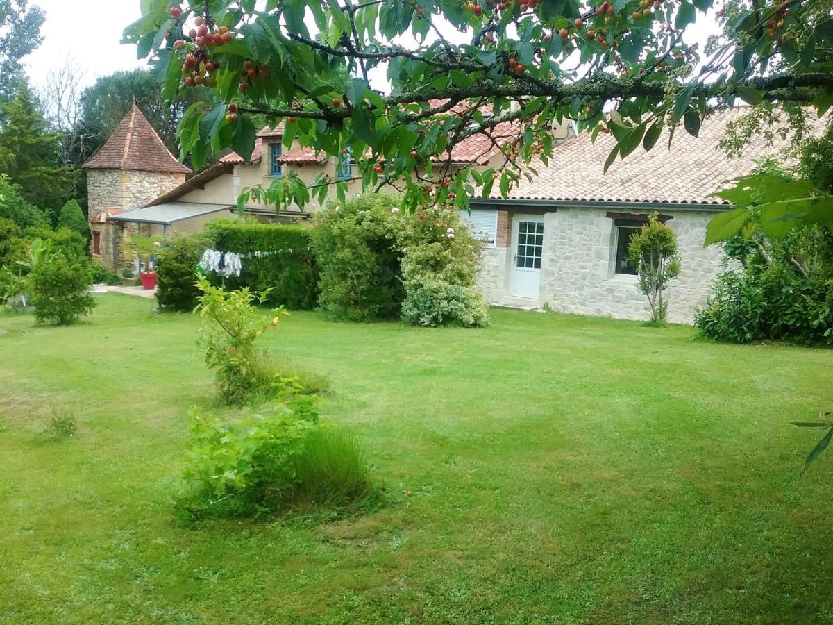 Villa Charmante A Bosset Avec Piscine Partagee Bagian luar foto
