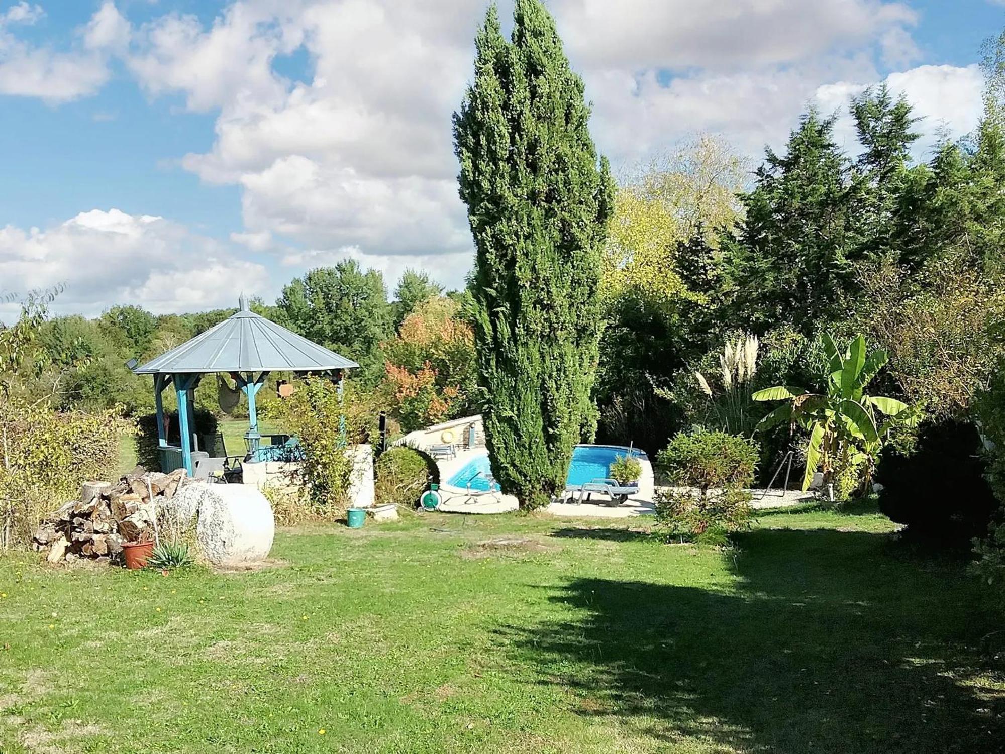 Villa Charmante A Bosset Avec Piscine Partagee Bagian luar foto