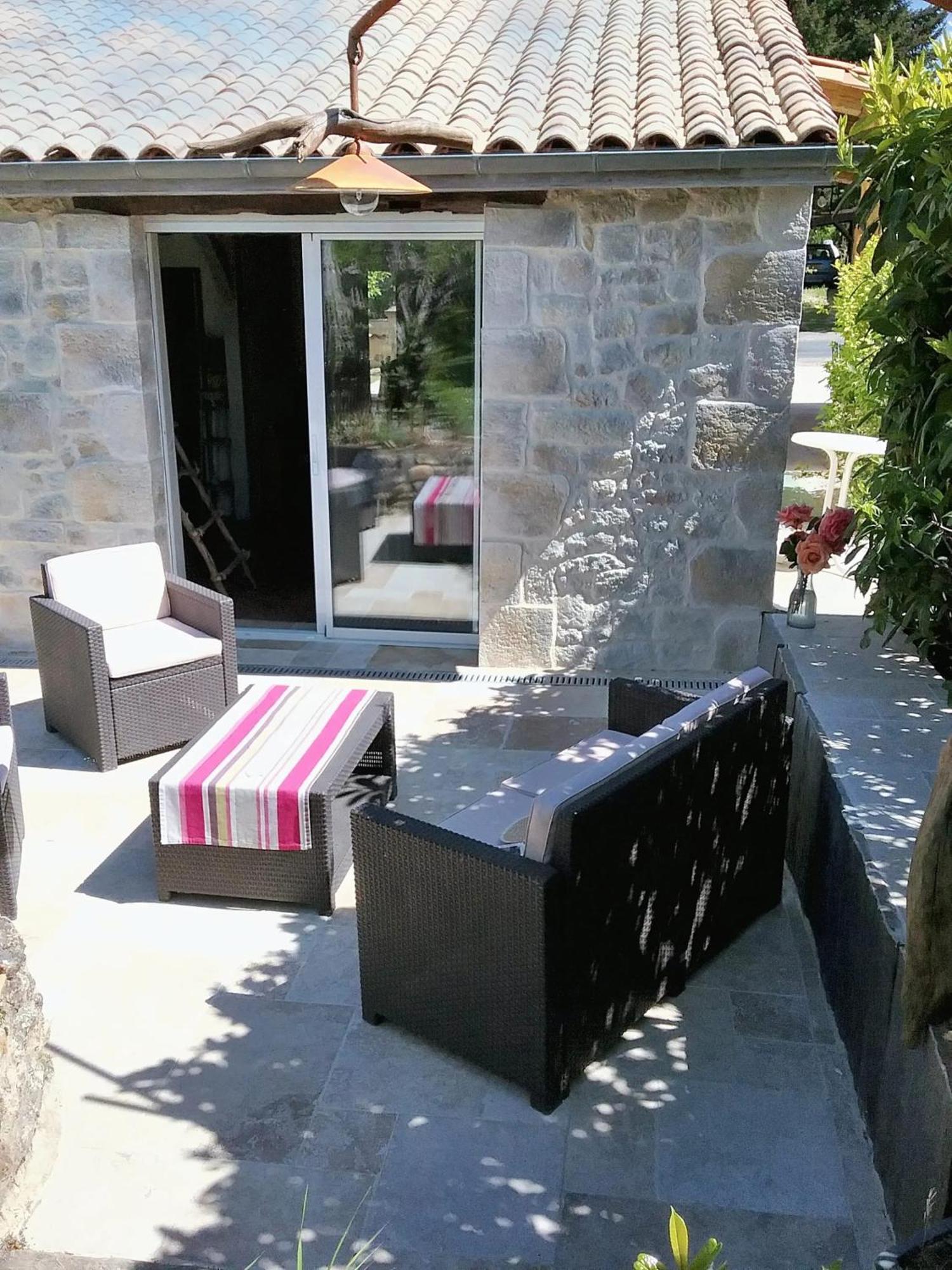 Villa Charmante A Bosset Avec Piscine Partagee Bagian luar foto