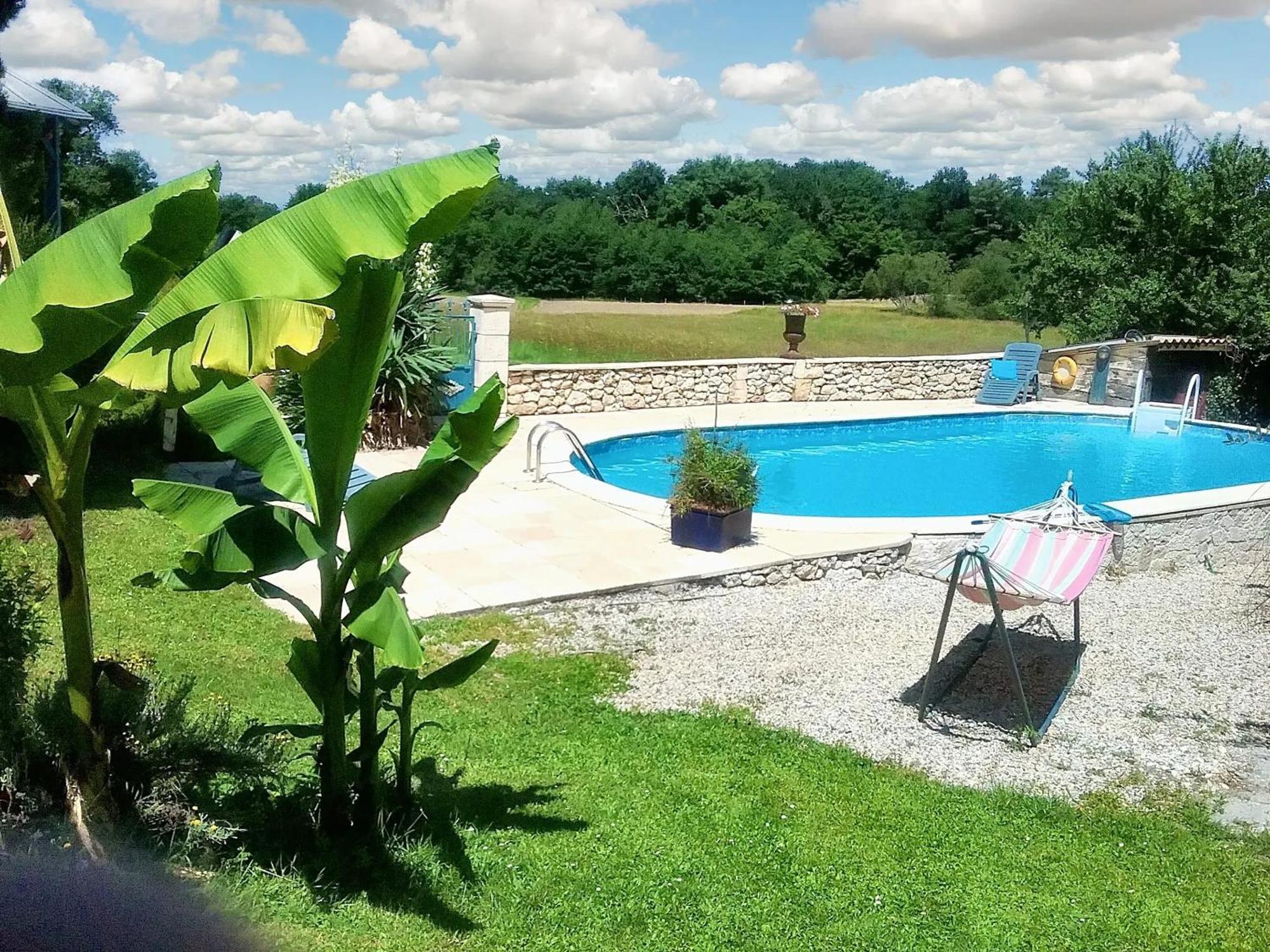 Villa Charmante A Bosset Avec Piscine Partagee Bagian luar foto